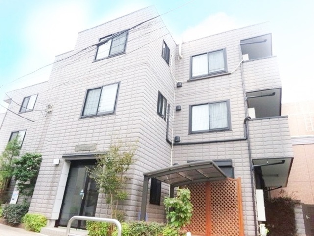 ヴィラージュシャルマンⅢの外観|シックな外観です♪