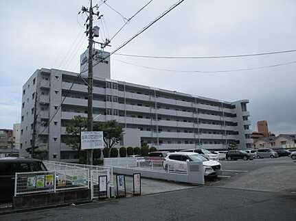 サーパス楽々園の外観