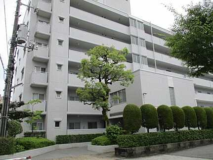 サーパス楽々園の外観