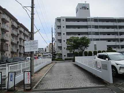 サーパス楽々園の周辺
