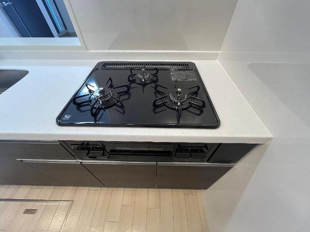 カーサ　クラージュのキッチン|色合いは異なる場合があります（イメージ）