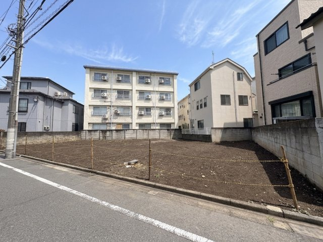 練馬区豊玉北4丁目 全3区画 2号地の外観|豊玉北4丁目の落ち着いた住宅地
スーパー、コンビニも近く毎日のお買い物も快適です
是非、現地にて土地のボリュームや陽当たり周辺環境などご確認ください♪