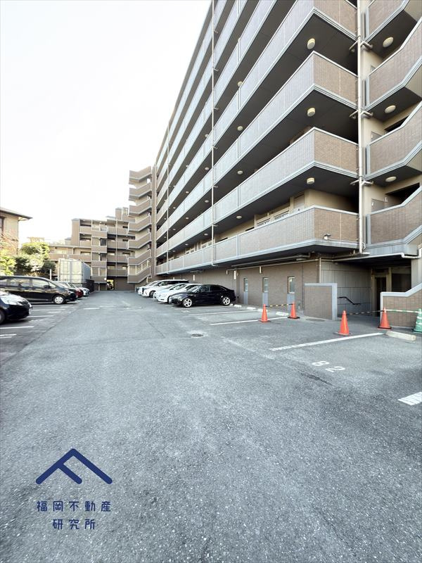 コアマンション春日ネクステージの駐車場