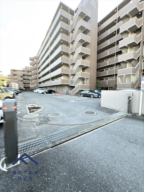 コアマンション春日ネクステージの駐車場