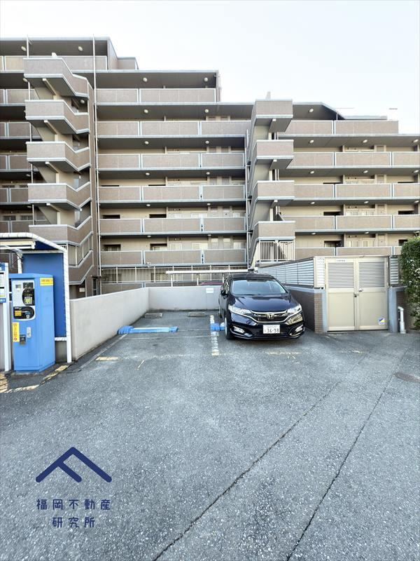 コアマンション春日ネクステージの駐車場