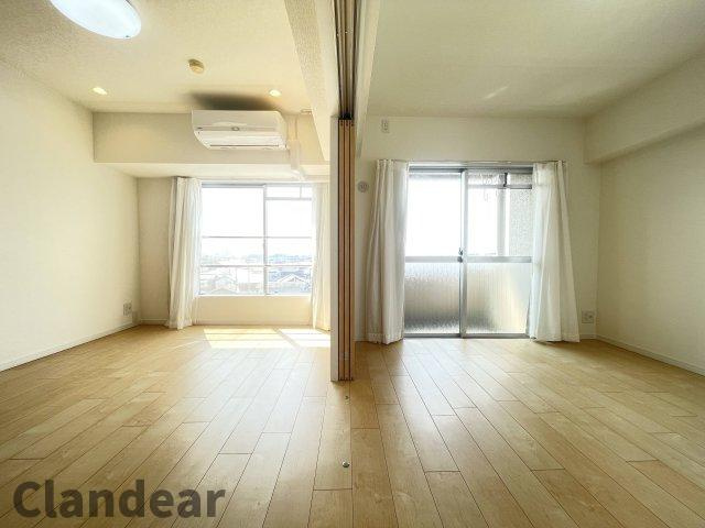 グリーンパーク第一八潮の居間・リビング|ドキドキの新生活も、安心してスタート。ぴったりの住まいを見つけませんか？クランディアが一緒に住まい選びをサポートします‼　まずは、お気軽にお問合せください　＃クランディア