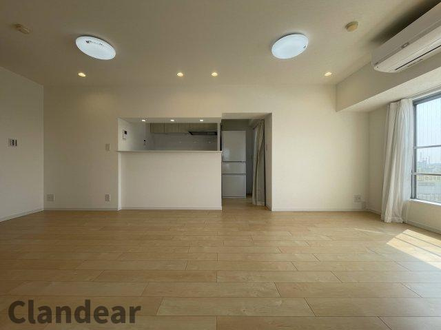 グリーンパーク第一八潮の居間・リビング|ドキドキの新生活も、安心してスタート。ぴったりの住まいを見つけませんか？クランディアが一緒に住まい選びをサポートします‼　まずは、お気軽にお問合せください　＃クランディア