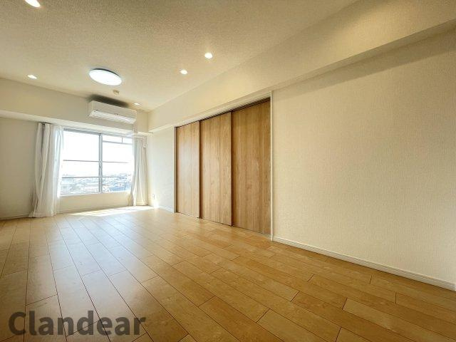 グリーンパーク第一八潮の洋室|ドキドキの新生活も、安心してスタート。ぴったりの住まいを見つけませんか？クランディアが一緒に住まい選びをサポートします‼　まずは、お気軽にお問合せください　＃クランディア