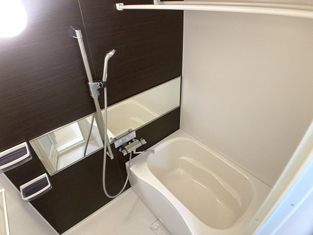 サザン五葉A棟の浴室|入れ替え済みの綺麗なバスルーム