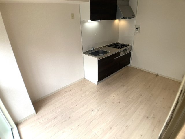 サザン五葉A棟の居間・リビング|隅々まで綺麗に仕上がっています