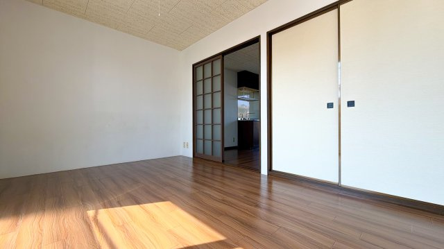 ホープウェル青野の洋室