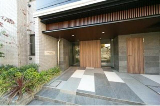 グランドゥールプレミアム代々木大山のエントランス