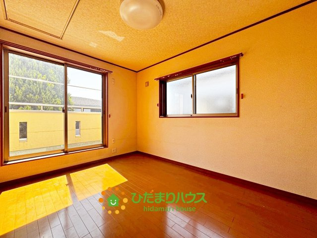 加須市花崎4丁目　中古一戸建ての寝室