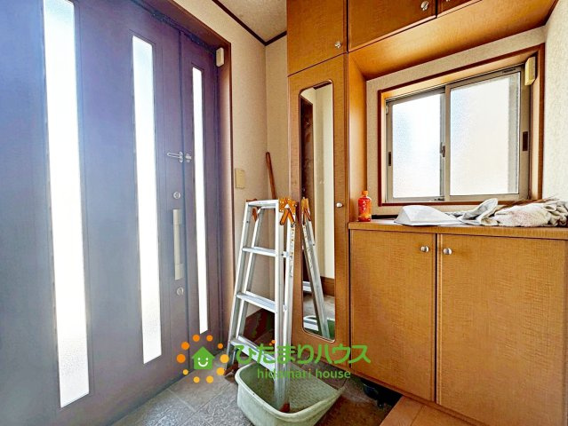 加須市花崎4丁目　中古一戸建ての玄関