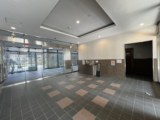 東京ドームの1/5の敷地面積！99世帯あるワケですから、1世帯当たり単純にドーム約1/513の敷地を持つ！これが浜スタだったら…な、【レックス横浜上大岡】リフォームのその他共用部分