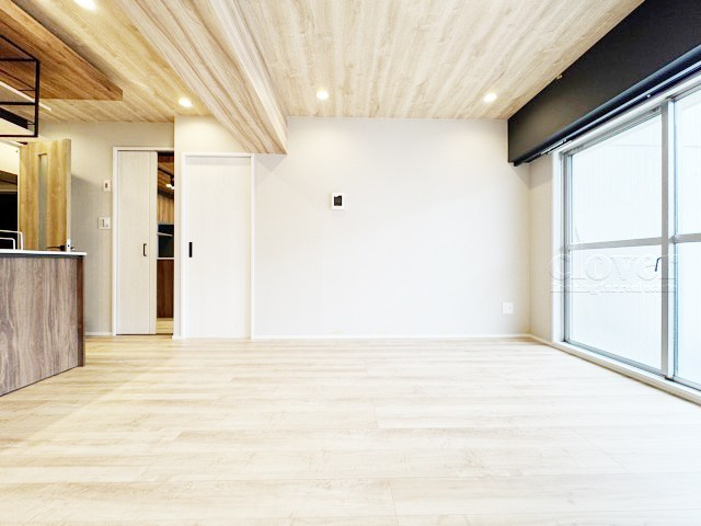 【居間・リビング】 | ライオンズマンション尾久第2 | くつろぎの空間であるLDKの様子。安心してくつろげるよう派手さは控えて、さりとて地味すぎもせず、あなたの生活を彩ってくれます。～即日のご見学可能～　お問合せはお気軽にどうぞ。