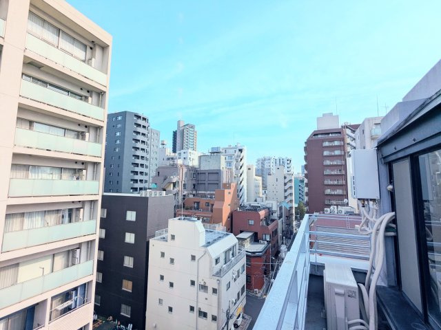 パレトーホー浅草の玄関|～収納付き玄関写真～