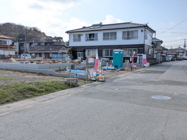 土浦市小松　第７　新築戸建て　１号棟の前面道路含む現地写真|写真だけでは伝わらない快適さを、ぜひ現地で体感しませんか？
即日見学可能です！平日のご案内も可能です♪
お気軽にお問合せまたはお電話ください！
0297-86-8370まで【リアライズ不動産】