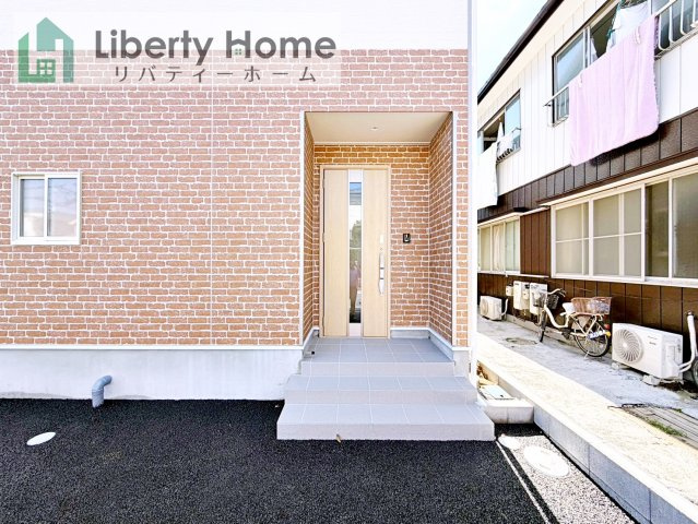土浦市小松第7　新築戸建　１号棟のエントランス