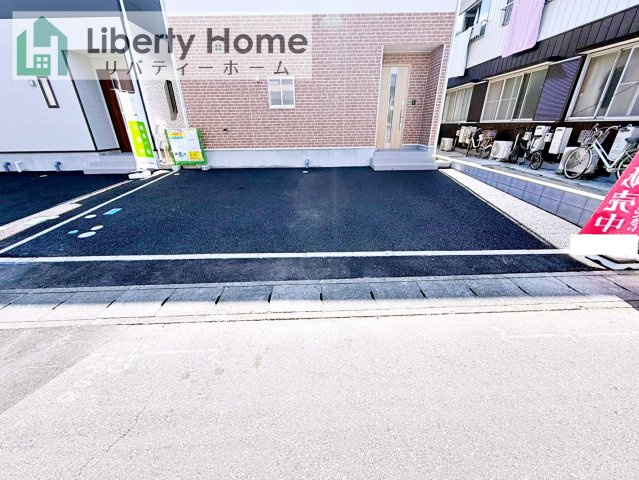 土浦市小松第7　新築戸建　１号棟の駐車場