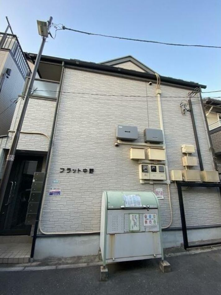 フラット中野のエントランス