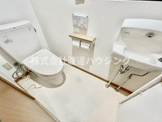 上新庄3丁目貸家のトイレ