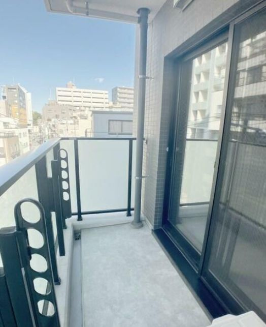 ＴＨＲＥＥＧＡＴＥ　ＢＬＤＧのバルコニー