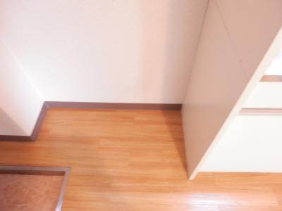 アンリービルの内装|冷蔵庫置場