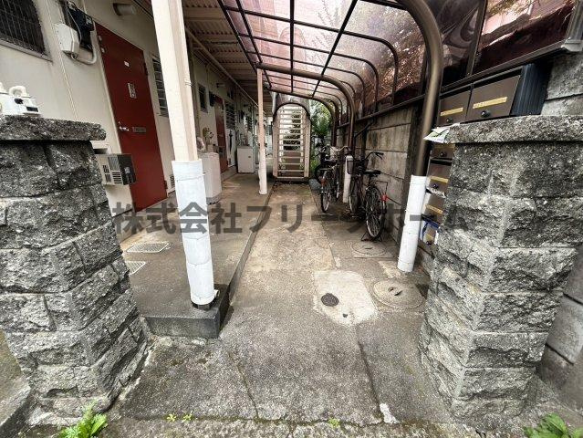 恵林ハイツのエントランス