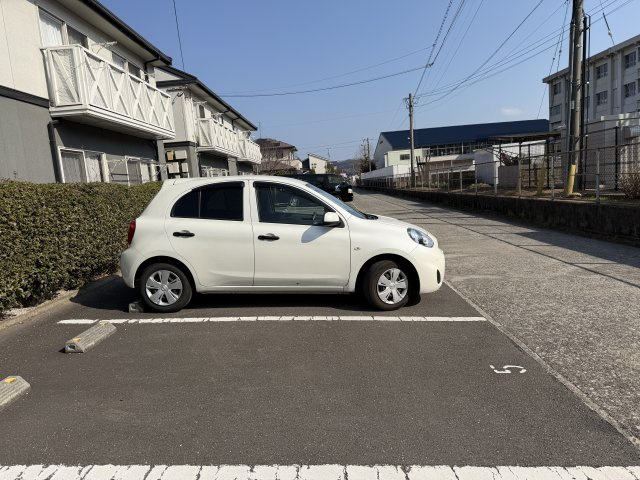 フレグランス・イースト　Ｂ棟の駐車場