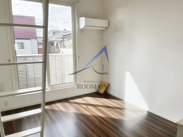 カーサ　セレステの居間・リビング|洋室のお部屋です。