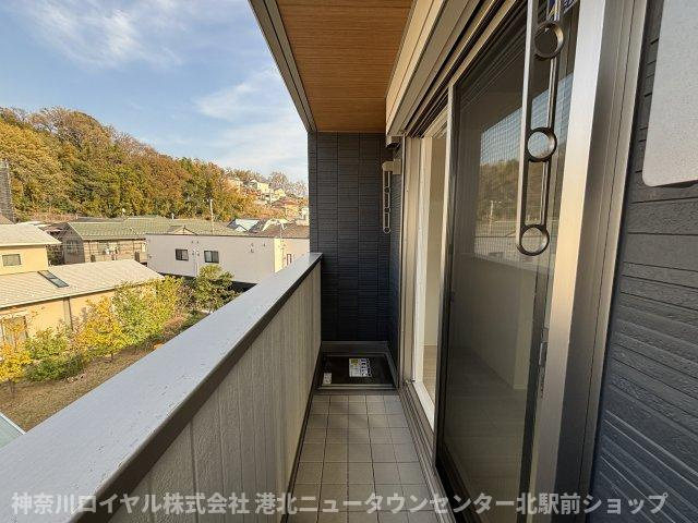 【バルコニー】