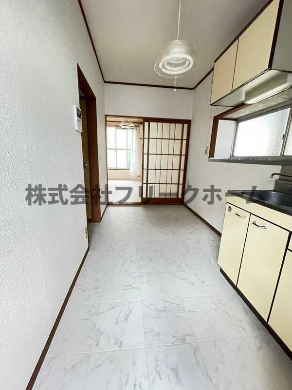 藤コーポの玄関