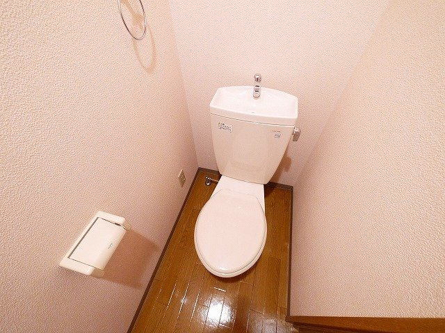 カネダマンションのトイレ|ゆったりとした空間のトイレです