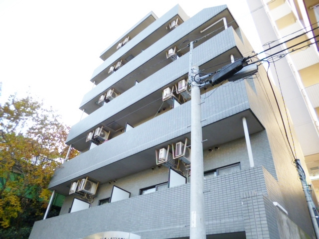 スカイコート東十条の外観|タイル張りの綺麗なマンションです♪