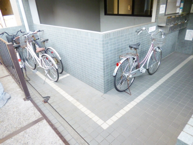 スカイコート東十条のその他共用部分|駐輪場は二ヶ所ございます☆