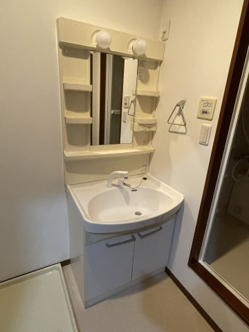 ヴィラ坂本の洗面所