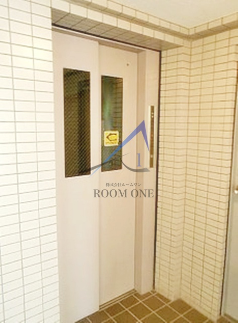 コスモ新小岩サウスコートのその他共用部分|エレベーターです。