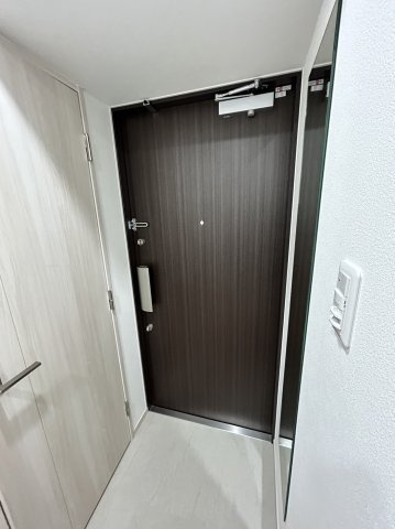 スプランディッド西日暮里の玄関