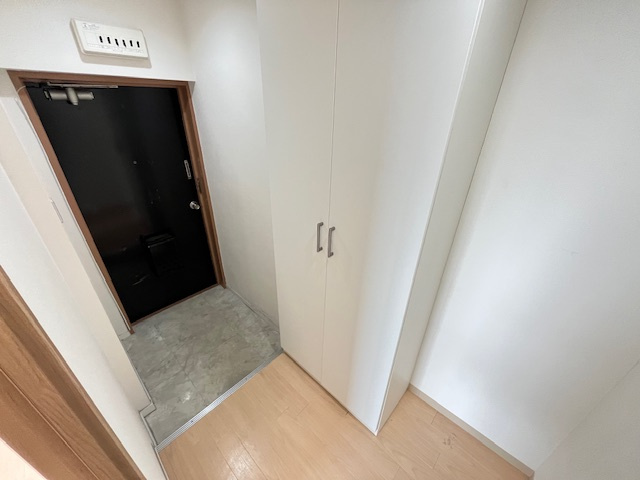 白鳳ビルの玄関