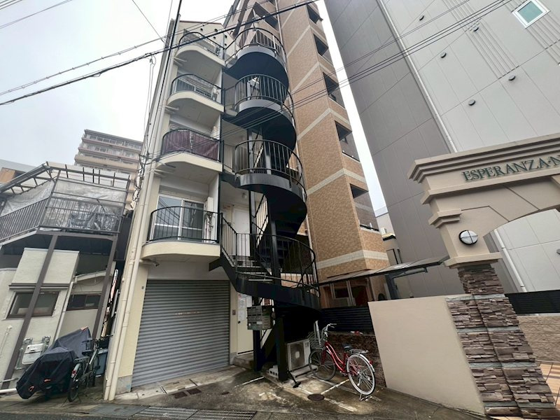 マンションみやけ