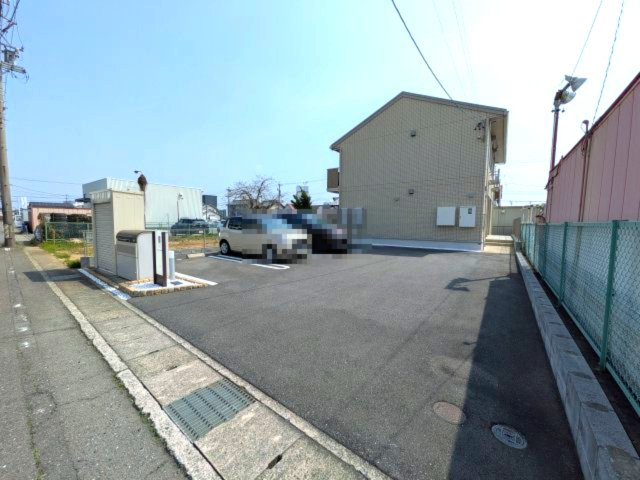 ハレルヤの駐車場