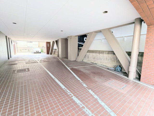 ジュウエル錦糸町の駐車場|～敷地内駐車場 写真～
