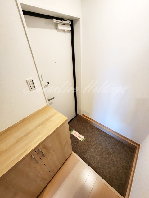 藤沢市善行２丁目のアパートの玄関