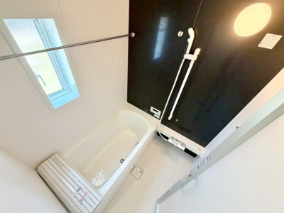 【浴室】 | 長塚町５丁目１号棟 | 即日のご見学も可能です。お気軽に0476-37-3888までお問合せ下さい。