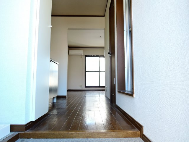 高槻市芥川町４丁目のアパートの玄関