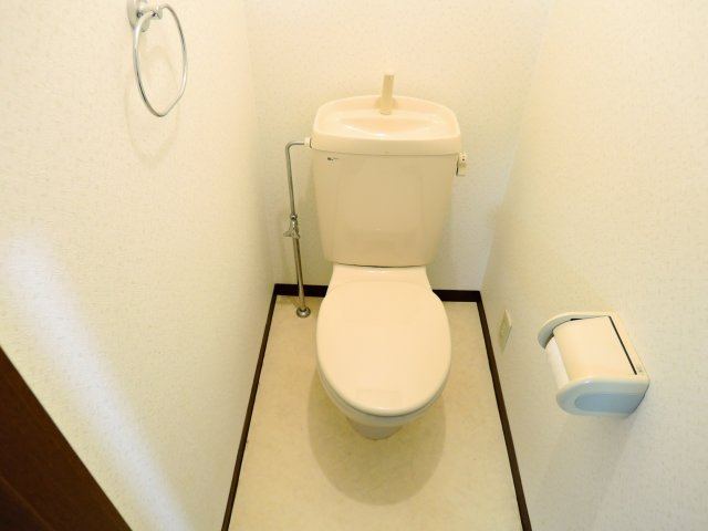 高槻市芥川町４丁目のアパートのトイレ