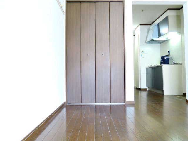 高槻市芥川町４丁目のアパートの収納
