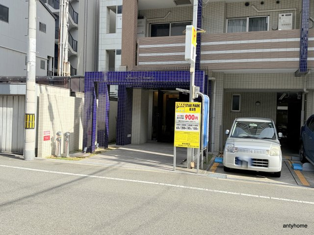 エスライズ難波　仲介手数料無料のエントランス