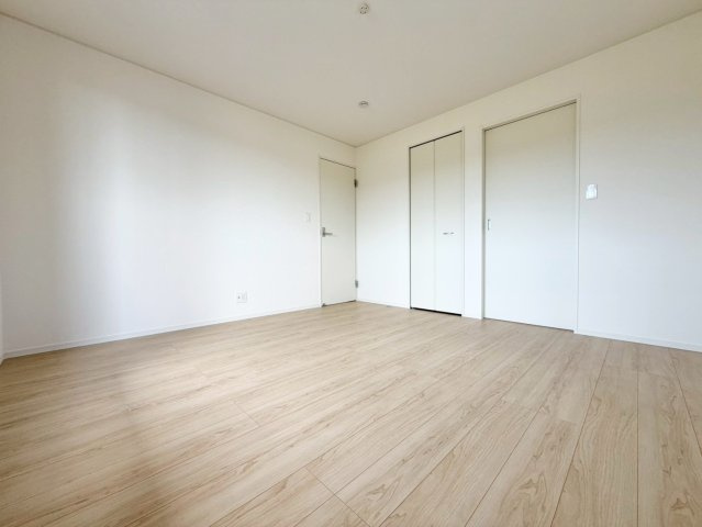 【洋室】 | 長塚町５丁目２号棟 | 即日のご見学も可能です。お気軽に0476-37-3888までお問合せ下さい。